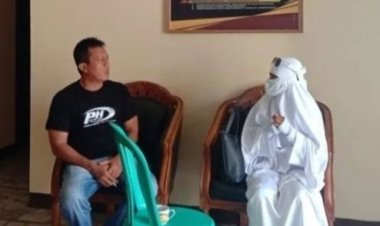 Viral! Video Wanita Bercadar Meminta-minta, Ternyata Gegara Punya Utang Pinjol