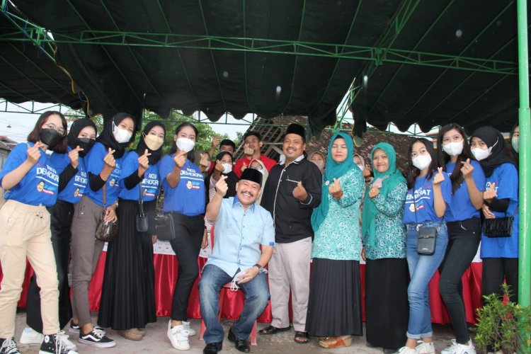 Reses, Anggota DPR RI Fraksi Demokrat Sartono Hutomo Buka Puasa Bersama & Beri Bantuan Perlengkapan Olahraga di Ponorogo