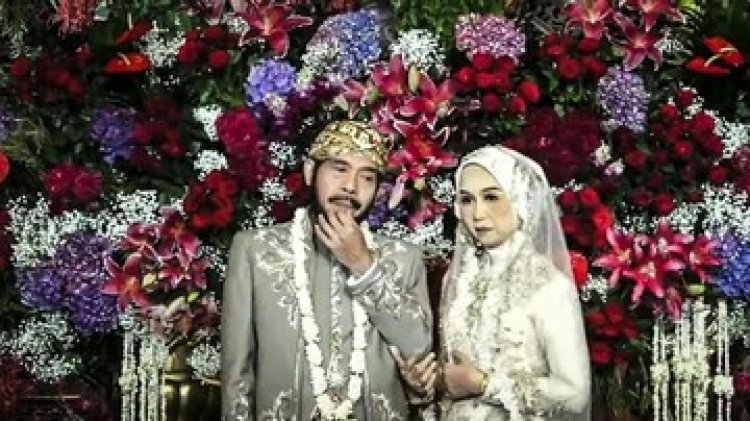 Luar Biasa! Usai Nikah Ketua MK-Adik Jokowi Dapat KTP & KK Super Kilat dari Dirjen Dukcapil