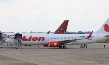 DUH! Kok Bisa Landasan Pacu Bandara Dipalang Orang, Lion Air Tujuan Merauke Putar Balik