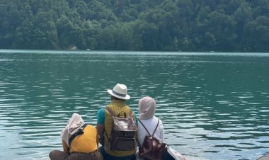 Pamitan Bu Atalia ke Eril Bikin Sedih Netizen: Teeehhh, Tabah yaaaa