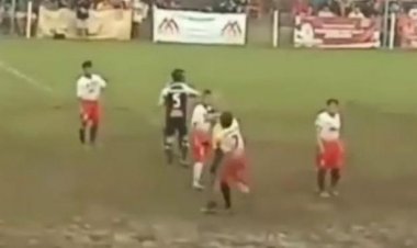 Viral! Anggota DPRD Tangsel Tinju Wasit Pertandingan Sepak Bola