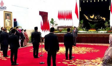 Jokowi Lantik dan Ambil Sumpah 2 Menteri dan 3 Wakil Menteri Baru, Salah Satunya Eks Sekjen PSI