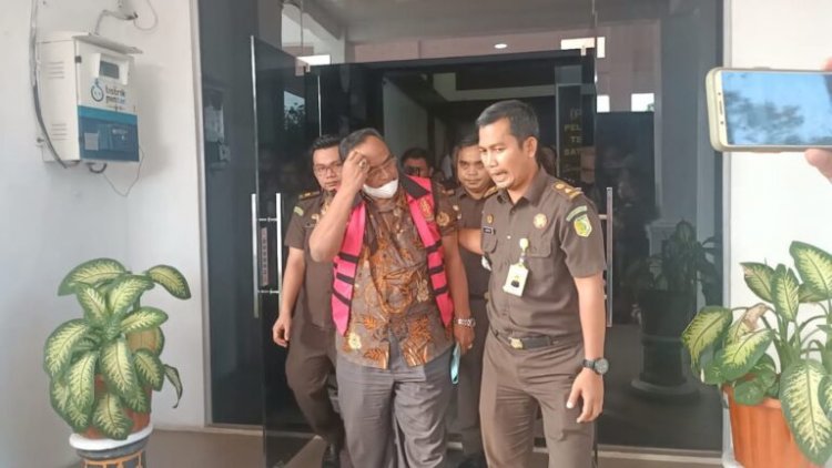 Ipar Mantan Gubernur Jambi, H. Ismail Ibrahim Ditahan Kejari Tebo, Terkait Kasus Jalan Padang Lamo
