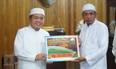 Gubernur Beri Bantuan ke Masjid Jami Istiqomah