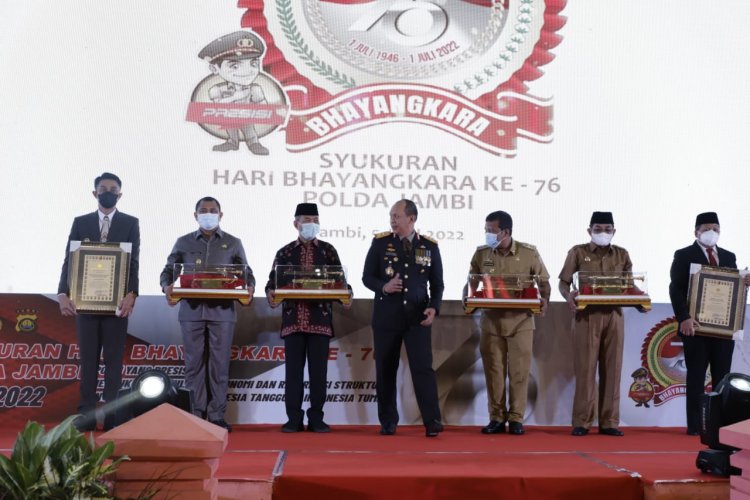 Bupati Bungo Mashuri Hadiri Syukuran HUT Bhayangkara ke 76 di SPN Jambi