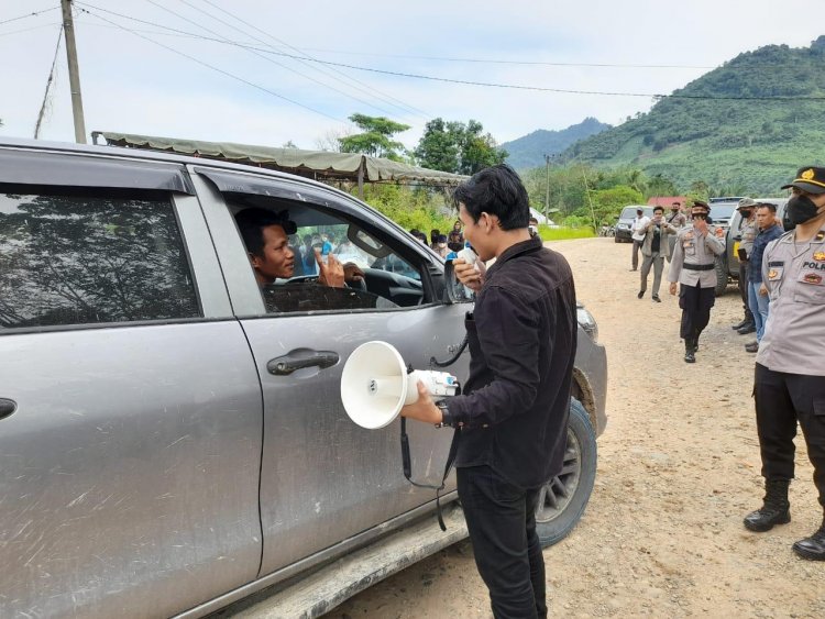 Ratusan Warga Sekampil Bungo Blokir Jalan Simpang PT CSH, Ini Tuntutannya