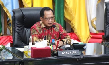 Nah Loh! Mendagri Izinkan Plt Kepala Daerah Berhentikan ASN Hingga Mutasi