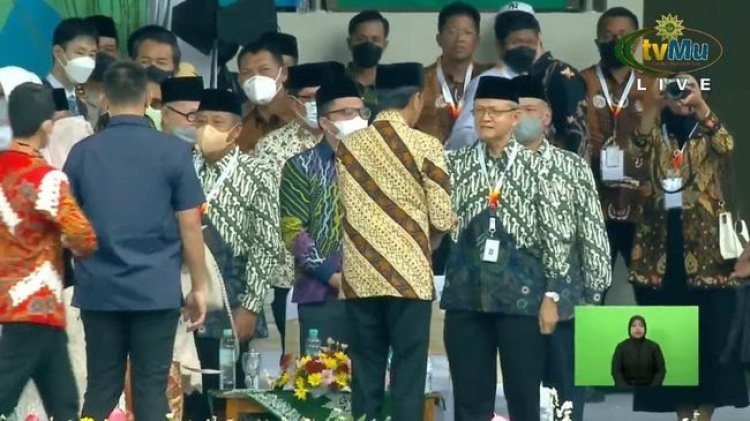 Momen Langka, Jokowi dan Anwar Abbas Bincang di Muktamar Muhammadiyah