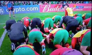 Respons Sujud Syukur Maroko Usai Tumbangkan Spanyol: Masya Allah