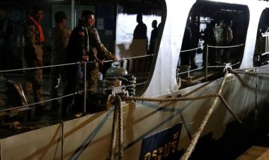 Kapal Perang Thailand Tenggelam, 31 Awak Raib