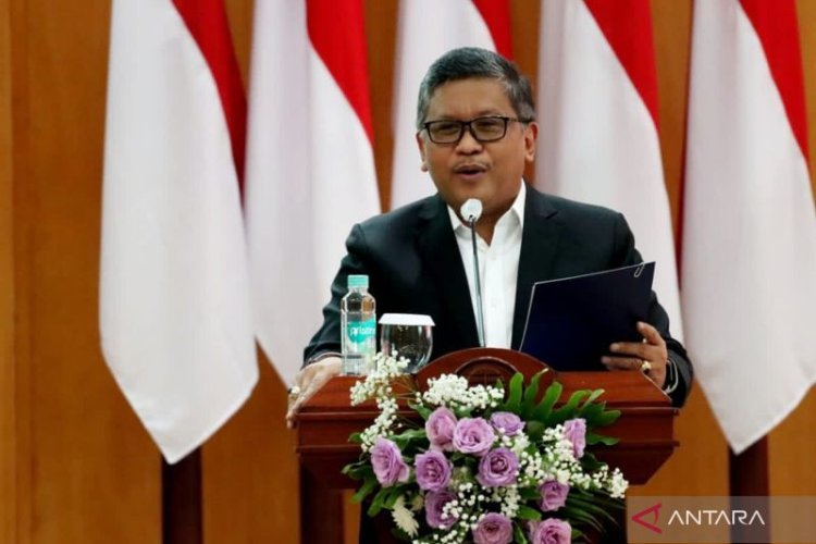 Beda Buku 23 Rektor, Hasto: Tak Ada Pemimpin Bangsa Mendesain Masa Depan Diri Tanpa Membaca Buku