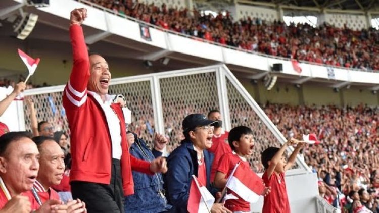 Reaksi Jokowi Tonton Timnas Indonesia Vs Thailand di GBK, Selebrasi Saat Gol