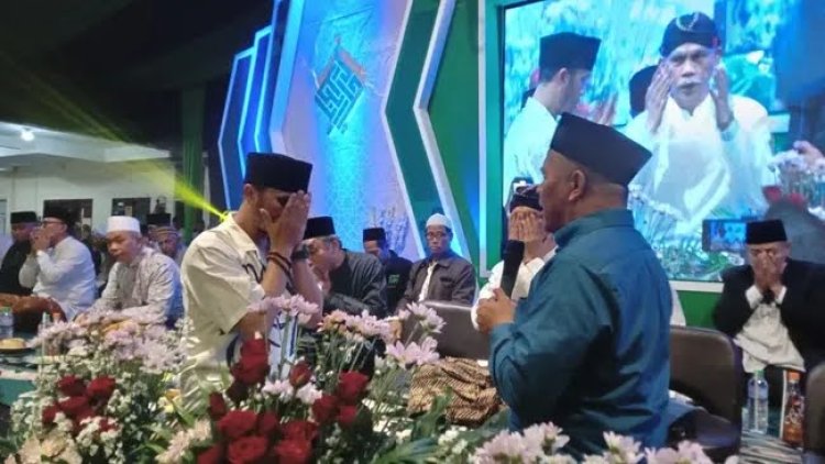 Ustadz Hanan Attaki Dibaiat Jadi Warga NU, Begini Perjalanannya...