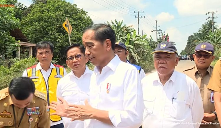 Jokowi Sebut Jalan Sungai Gelam Jambi Rusak Parah: Kita Rasain Sendiri Kok!