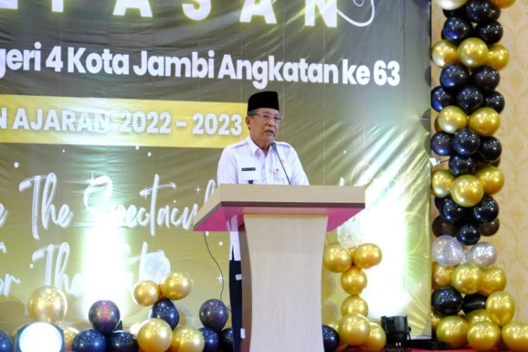 Hadiri Pelepasan Siswa SMKN 4 Kota Jambi, Wagub Sani: Ridho Orang Tua Kunci Sukses di Masa Depan