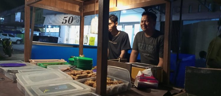 Santai Yuk! di Angkringan Oom Jawo, Tempat Recommended Bagi Anak Muda