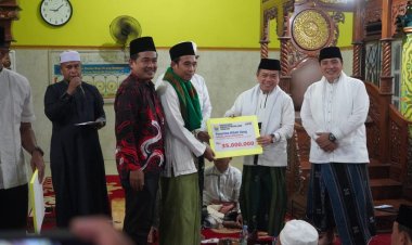Gubernur Al Haris Serahkan Penghargaan dan Santunan PNS Purnabakti Pemprov Jambi di Sarolangun