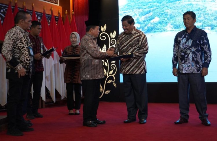 Realisasi Investasi di Jambi Melebihi Target, Tiga Investor Raih Penghargaan