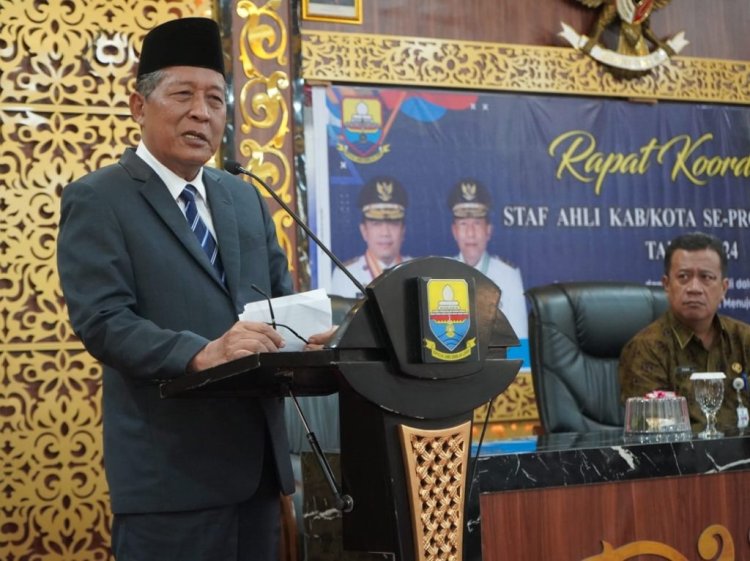 Staf Ahli Kepala Daerah Harus Bisa Memberikan Solusi Mengatasi Masalah Pembangunan