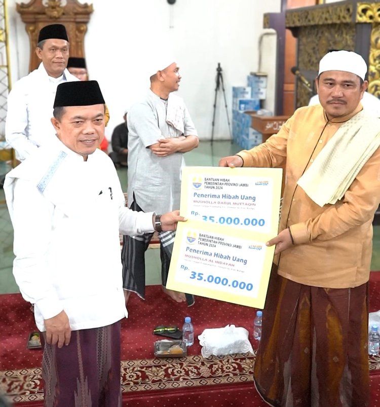 Safari Ramadhan ke Bungo, Gubernur Al Haris Serahkan Bantuan Rp270 Juta untuk Masjid dan Musholla