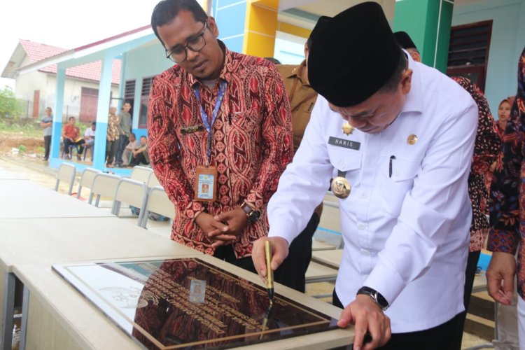 Kembangkan Role Model SMK Peternakan, Gubernur Al Haris Resmikan 4 Ruang Belajar SMKN 15 Merangin
