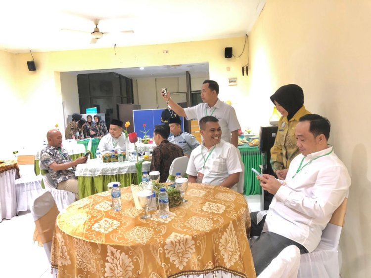 Seragam Kemeja Putih, Paslon Jumiwan Aguza-Maidani Sukses Selesaikan Tes Kesehatan di Hari Terakhir