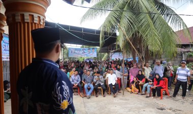 Hadiri Undangan Dedi, Cabup Jumiwan Aguza Disambut Histeris Emak-emak: Bang Jon, bang Jon! Kami Coblos Nomor Duo