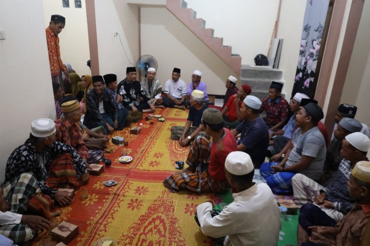 Peduli Lansia, Masyarakat Dusun Senamat Ulu Siap Menangkan Jumiwan-Maidani