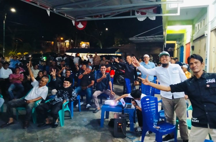 Suporter Jumiwan-Maidani Nobar Debat Kandidat Putaran Pertama di Posko Pemenangan