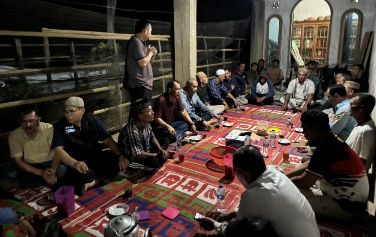 Sambangi Rumah Keluarga Dedi, Jumiwan Aguza Doakan Warga Bukit Kemang yang Hilang Ini Segera Ditemukan