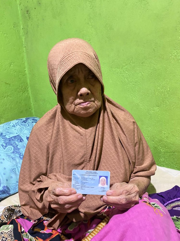 TEBAR HOAKS!! Saksi 01 Sebut Orang Hidup Sudah Meninggal, Cucu Saujah: Jangan Fitnah Nenek Kami