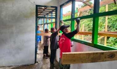 TMMD Ke-123 Kodim 0416/Bute: TNI dan Warga Bahu-Membahu Perbaiki Madrasah di Tebo