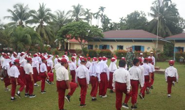 TMMD Ke-123: TNI Latih Peraturan Baris-Berbaris kepada Siswa SD di Tebo Ulu