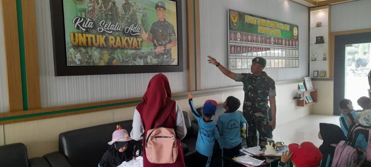 Kodim 0416/Bute Sambut Kunjungan Anak-anak TK Lab School Integrated Yasni Bungo