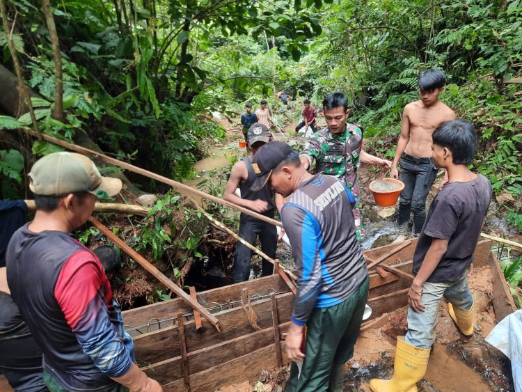 Kodim 0416/Bute Hadirkan Solusi Air Bersih untuk Desa Timbolasi dan Ponpes Babul Muarif