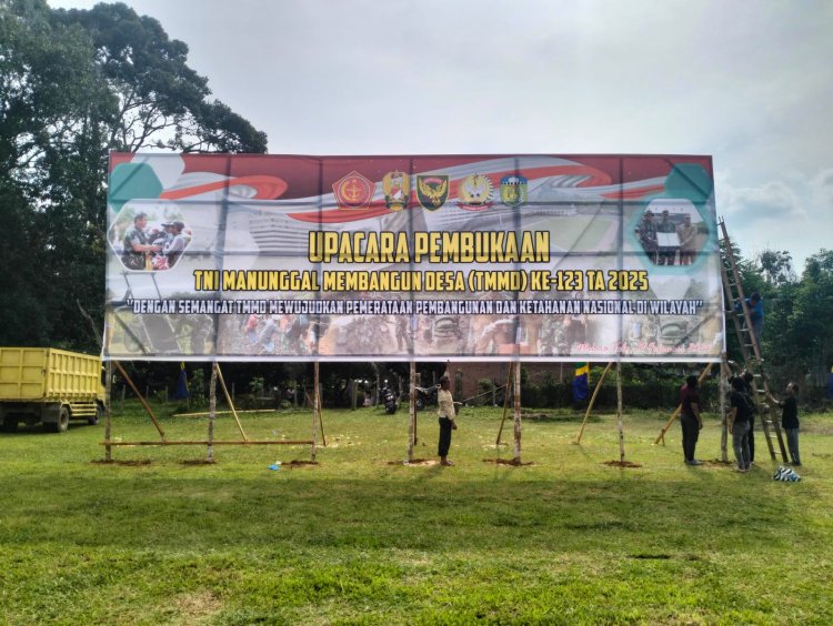 Banner Raksasa Meriahkan TMMD 123 di Kabupaten Tebo