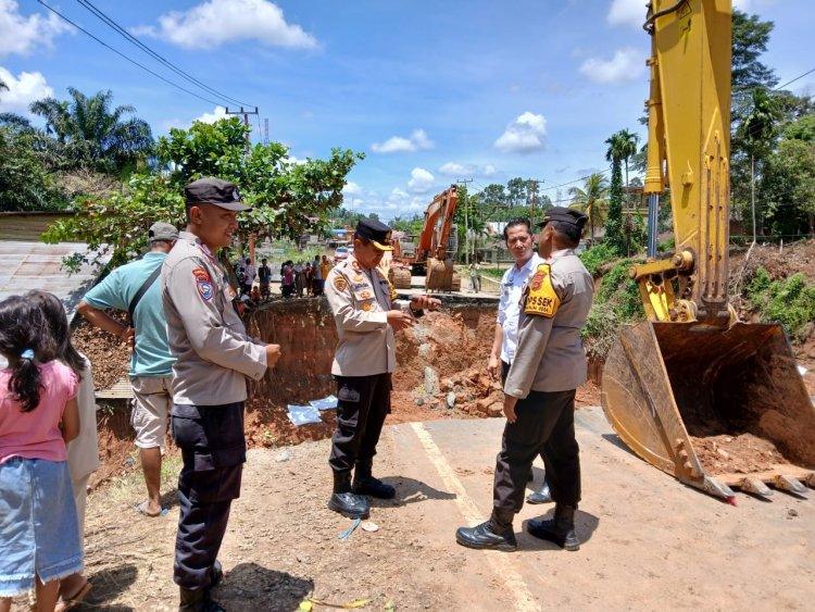 Kapolres Bungo Pantau Progres Pemasangan Jembatan Bailey di Jalur Nasional Terdampak Banjir