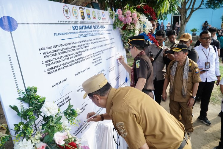 Teken Komitmen SPMB Berintegritas Tahun Ajaran 2025/2026, Gubernur Al Haris: Tak Ada Titipan