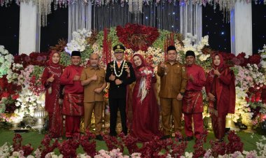 Walimatul 'Ursy Ika & Irpan Dihadiri Bupati, Wabup, dan Ketua DPRD Bungo - Bupati: "Rawat Rumah Tangga dengan Sabar dan Doa"