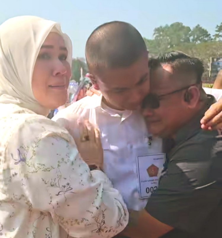 Tangis Haru Iringi Kelulusan Putra Sekda Lubuklinggau di Akademi Militer TNI AL
