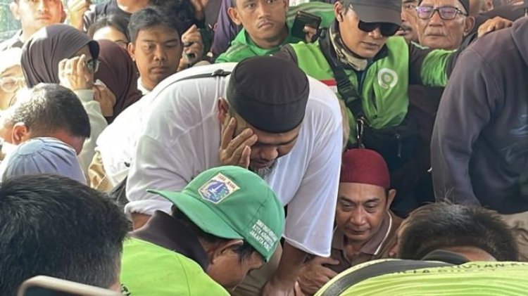 Kapolda Metro Diteriaki 'Pembunuh' saat Ikut Melayat Driver Ojol Affan Kurniawan