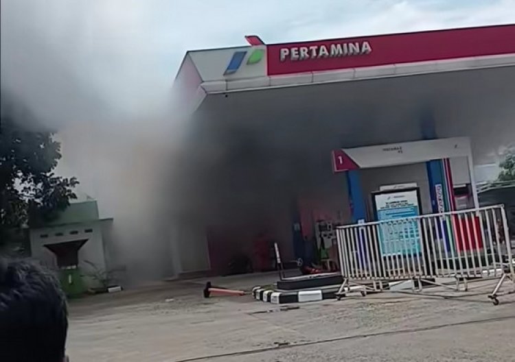 Heboh! Mobil Terbakar Saat Mengisi BBM di SPBU Punti Luhur Bungo