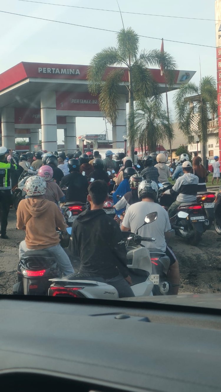 Antrean BBM di Muara Bungo Kian Mengular Jelang Nataru, Sorotan Tajam ke Pemkab dan DPRD
