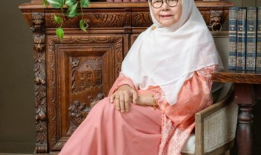 Dari Kelas Sederhana hingga Mengubah Wajah Pendidikan Islam Jambi: Kiprah Umi Hj Rosmaini yang Menginspirasi Negeri