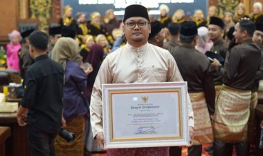 Dari Doa Seorang Ibu, Lahir Ribuan Generasi: Kisah Perjuangan Umi Hj. Rosmaini yang Mengubah Wajah Pendidikan Jambi