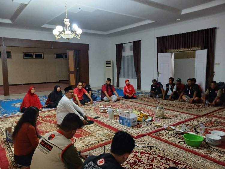 Dinihari, DPC PDI Perjuangan Kabupaten Bungo Terima Rombongan 30 Ambulans DPP di Rumah Dinas Wabup