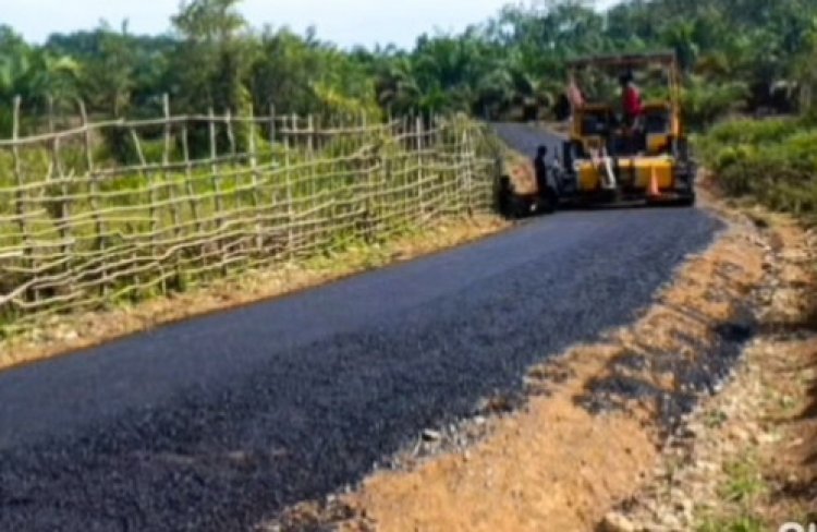 Pengaspalan Jalan Sari Mulya-Bukit Sari Disorot Warga, Dinas PUPR Bungo Beri Klarifikasi