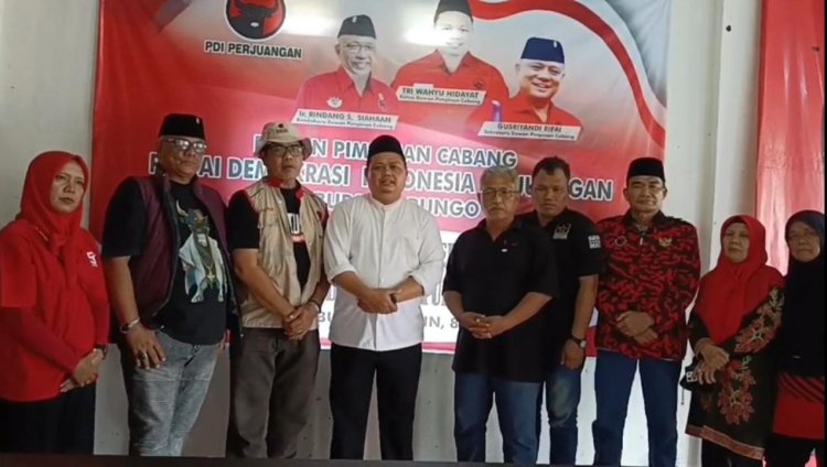 DPC PDI Perjuangan Kabupaten Bungo Lepas Tim Kemanusiaan Ambulans DPP PDIP ke Sumbar, Sumut dan Aceh
