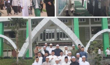 Qiamul Lai Itikaf di Ponpes Darul Arifin: Gubernur - Wakil Gubernur Jambi Sahur dan Shalat Subuh Bersama Warga